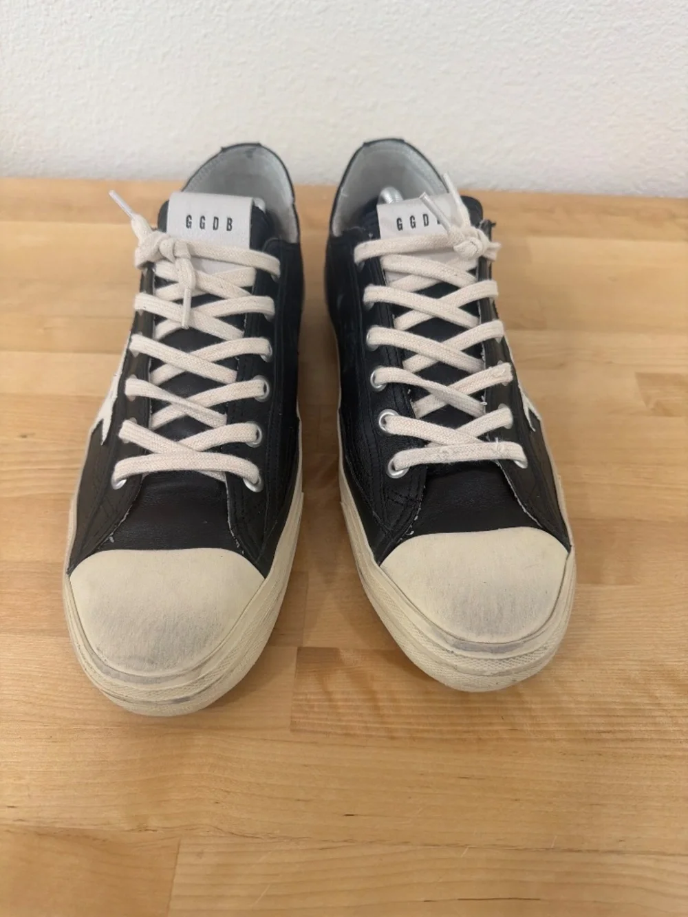 Golden Goose men’s Vstar2 shoes. Size EU45 - Picture 2 of 5